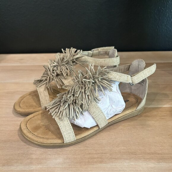 NEW Girls 3 Natural Fabric Minnetonka Eloise Strap Pom Pom Fringe Sandals w Box - Picture 1 of 5
